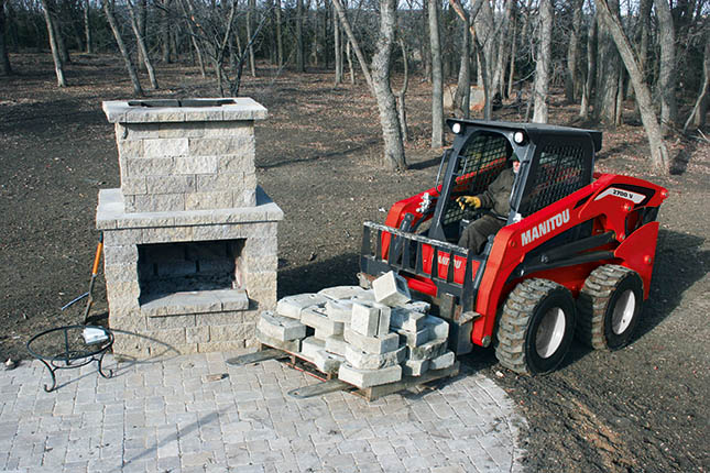 Manitou incarcator multifunctional vertical